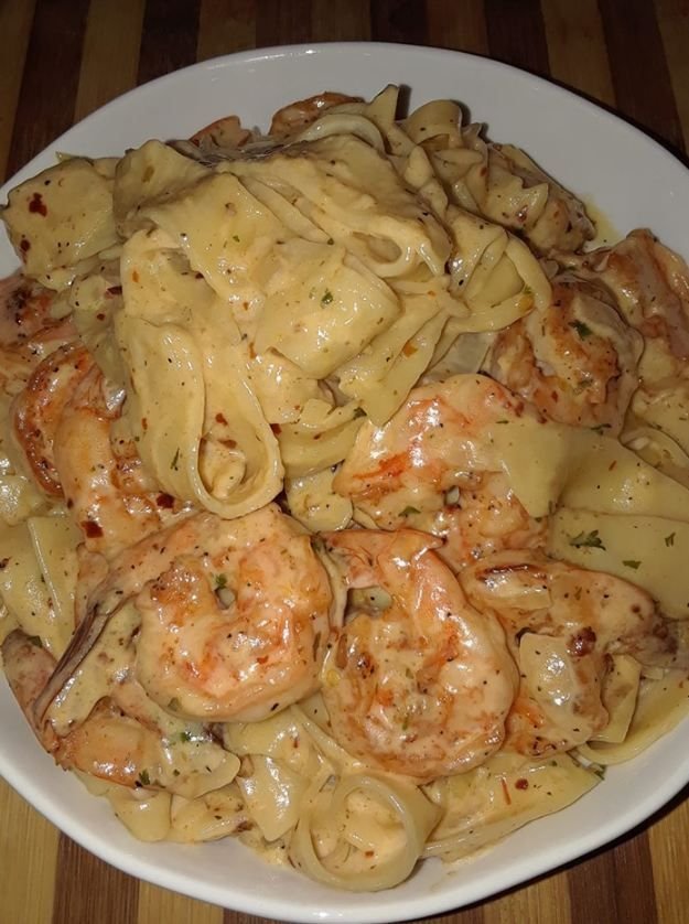 One Pan Shrimp Fettuccine Alfredo